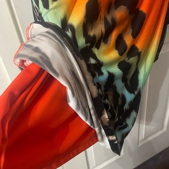 Frank Lyman Design Stand out Stunning Dress! - Picture 4 of 7